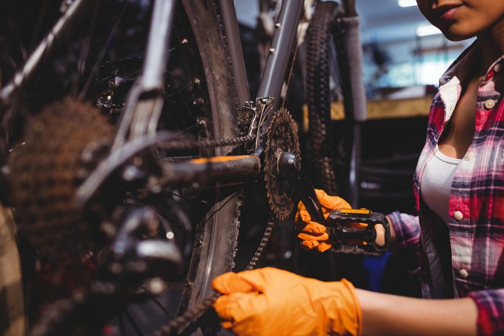 removing the chain from a bicycle